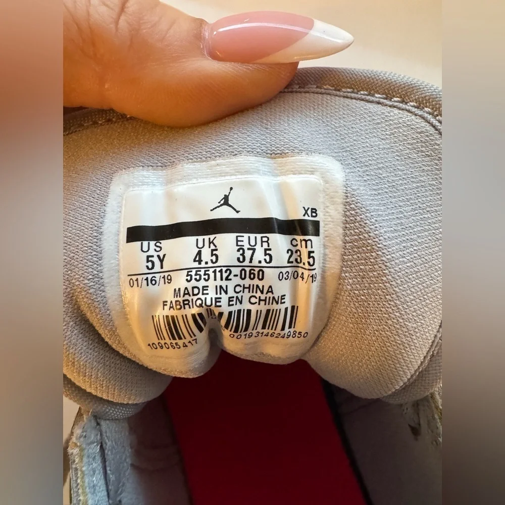 Air Jordan 1 Mid Wolf Grey Racer Pink Black (GS) - 5Y (Womans 6.5)